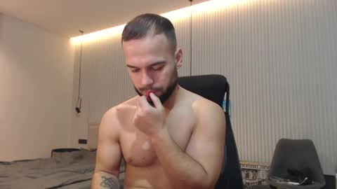 DeAlex online show from November 2025 09:37:01 AM