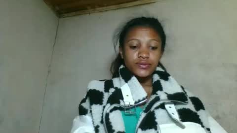 Snapshot of sanelie09 chatting on February 2026 04:33:01 AM sanelie09 online show from February 2026 04:33:01 AM