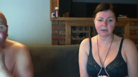 Snapshot of sanroom chatting on January 2025 04:02:01 PM sanroom online show from January 2025 04:02:01 PM