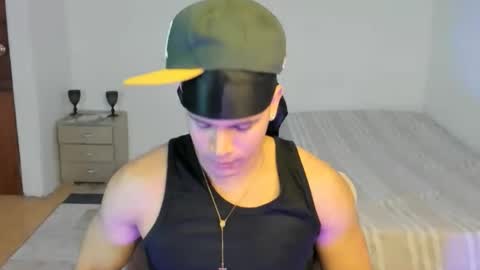 Snapshot of sant_wahlberg chatting on May 2026 05:25:01 AM Sant online show from May 2026 05:25:01 AM