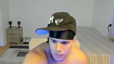 Snapshot of sant_wahlberg chatting on May 2026 11:12:03 PM Sant online show from May 2026 11:12:03 PM