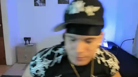 Snapshot of sant_wahlberg chatting on June 2026 11:05:01 PM Sant online show from June 2026 11:05:01 PM