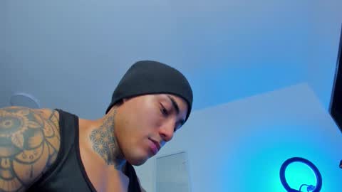 Santi Ferrer online show from November 2025 02:12:02 AM