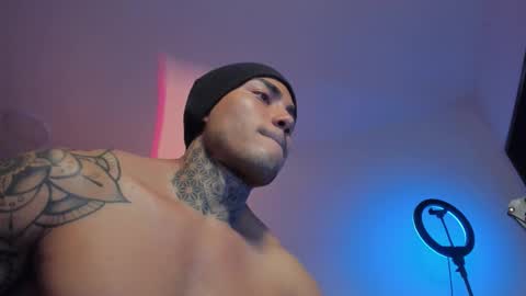 Santi Ferrer online show from December 2025 01:33:01 AM