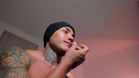 Santi Ferrer online show from May 2026 03:23:02 AM