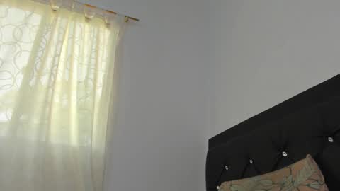 Snapshot of santi_brown1 chatting on October 2025 05:42:01 PM Santibrown online show from October 2025 05:42:01 PM