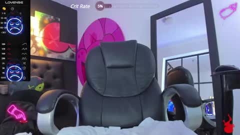 Snapshot of santi_delacruz chatting on December 2024 08:28:01 PM santi online show from December 2024 08:28:01 PM