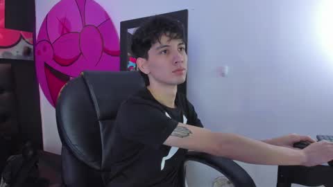 Snapshot of santi_delacruz chatting on December 2024 02:44:01 PM santi online show from December 2024 02:44:01 PM