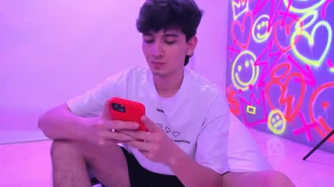 Snapshot of santi_delacruz chatting on December 2024 11:06:02 PM santi online show from December 2024 11:06:02 PM