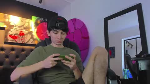 Snapshot of santi_delacruz chatting on February 2025 05:05:02 PM santi online show from February 2025 05:05:02 PM