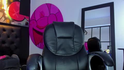 Snapshot of santi_delacruz chatting on February 2025 04:03:02 PM santi online show from February 2025 04:03:02 PM