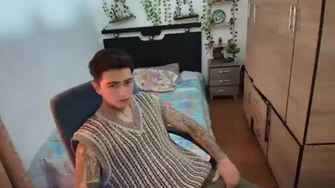 santi_ss online show from July 2026 04:46:01 PM