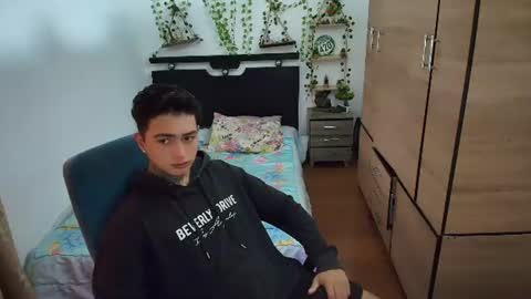 santi_ss online show from July 2026 11:39:02 AM