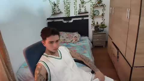 santi_ss online show from July 2026 04:47:01 PM