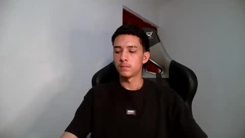 santi_twink19 online show from February 2025 12:46:01 AM