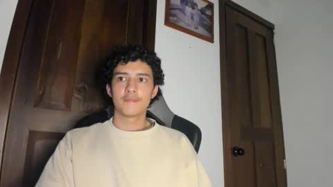 santi_twink19 online show from December 2025 05:04:02 AM