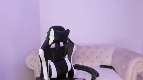 santiago_huntt online show from February 2026 08:27:02 PM