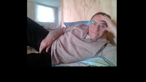 santiago_n online show from June 2026 06:57:01 PM