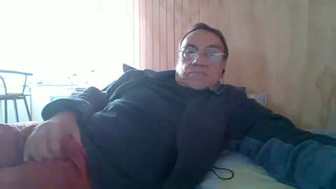 santiago_n online show from July 2026 06:37:01 PM