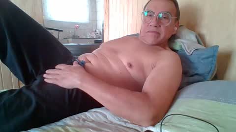 santiago_n online show from July 2026 03:25:02 PM