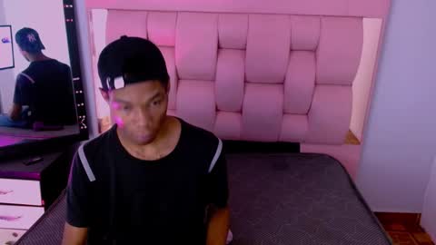 Santiiiiii  online show from March 2026 01:57:02 PM