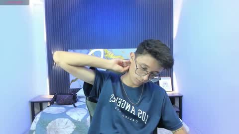 santiago_russo18 online show from February 2026 07:42:02 PM