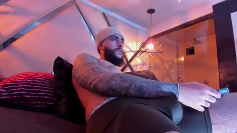 Santiago Hincapiie online show from March 2026 04:31:01 AM