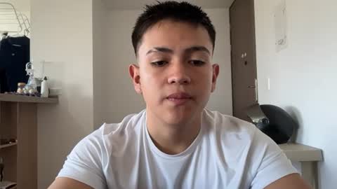 santiagomg_ online show from July 2026 06:36:01 PM