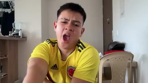 santiagomg_ online show from July 2026 09:07:02 PM