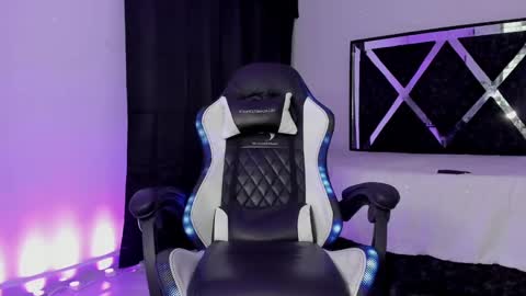 Snapshot of santiagoreyesft chatting on December 2024 09:04:01 AM Santi Reyes online show from December 2024 09:04:01 AM