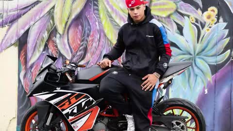 Snapshot of santiagoreyesft chatting on February 2026 04:10:01 AM Santi Reyes online show from February 2026 04:10:01 AM