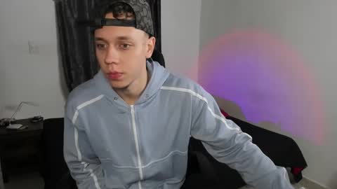 Julius Novachrono  online show from November 2025 12:19:02 PM