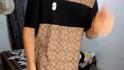 Julius Novachrono  online show from December 2025 01:20:01 PM