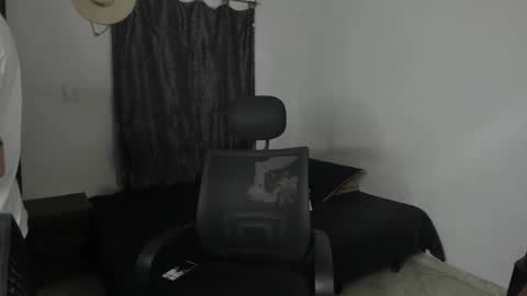 Julius Novachrono  online show from March 2026 11:09:01 PM