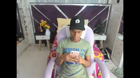 Snapshot of santy_bigcock_01 chatting on November 2025 11:36:02 AM santy online show from November 2025 11:36:02 AM