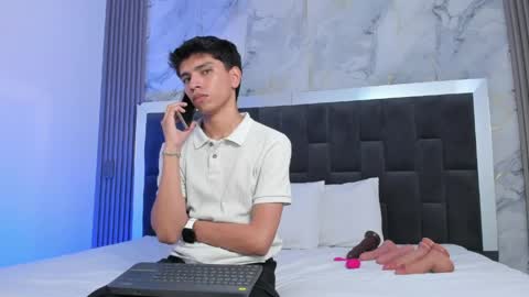 Santiago Carrington online show from April 2026 10:27:01 PM