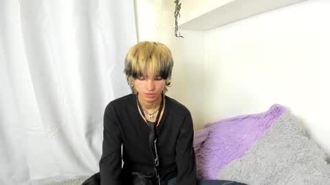 kitty online show from December 2024 03:04:02 AM