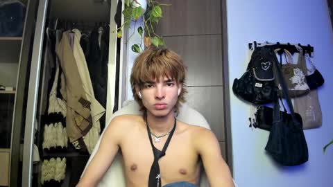 kitty online show from January 2025 05:19:02 AM