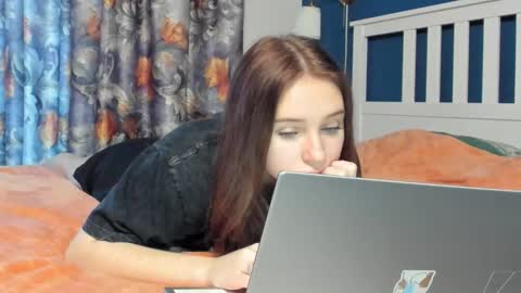 Snapshot of santythousand chatting on December 2025 11:28:02 AM santythousand online show from December 2025 11:28:02 AM