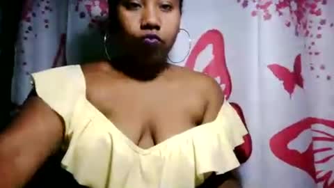 Snapshot of sanyah513 chatting on July 2026 06:29:01 PM sanya online show from July 2026 06:29:01 PM