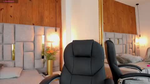 Snapshot of saori_newman chatting on September 2025 11:55:01 AM Saori online show from September 2025 11:55:01 AM