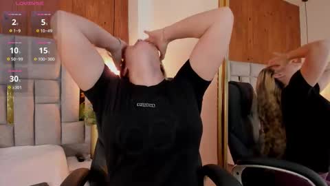 Snapshot of saori_newman chatting on October 2025 12:05:01 PM Saori online show from October 2025 12:05:01 PM