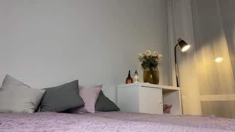 Anny online show from November 2025 04:51:01 PM