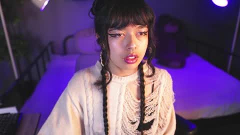 saphyralux online show from May 2026 10:27:01 PM