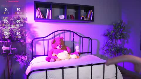 saphyralux online show from July 2026 08:01:02 PM