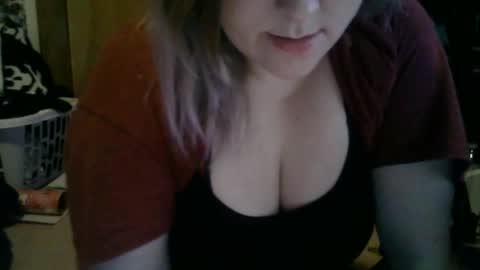 Snapshot of sapphirefoxx96 chatting on November 2025 04:40:01 PM Sapphirefoxx online show from November 2025 04:40:01 PM