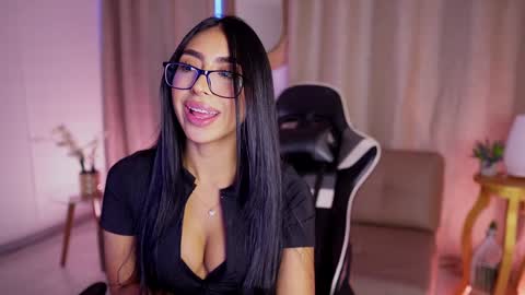 Sara  online show from January 2025 12:36:02 PM