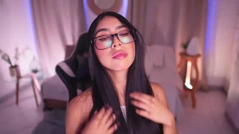 Sara  online show from February 2025 12:27:01 PM