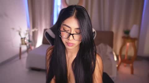 Sara  online show from February 2025 03:49:01 PM