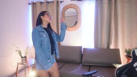 Sara  online show from February 2025 04:15:01 PM